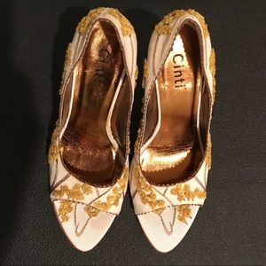 White fabric peep toe floral embroidered heels!!